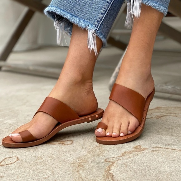 Beek Finch Sandals NWOT.size 7 - Picture 4 of 14